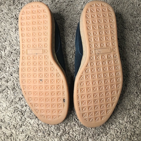 Women Puma Suede Sneakers - Picture 7 of 7